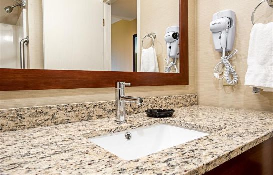 Comfort Inn And Suites Sea Tac Airport Seatac Great Prices At