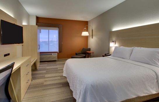 Zimmer Holiday Inn Express & Suites CEDAR RAPIDS-I-380 @ 33RD AVE