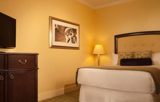 Zimmer Omni Shoreham Hotel