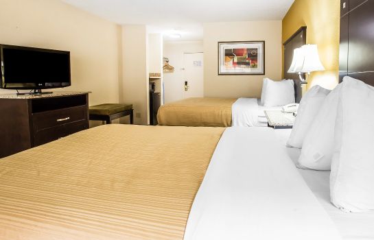 Zimmer Quality Inn and Suites Airpark East
