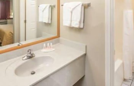 Bathroom Ramada Limited Biloxi/Ocean Springs