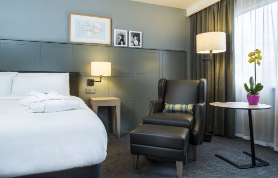 Zimmer JCT.4 Holiday Inn LONDON - HEATHROW M4