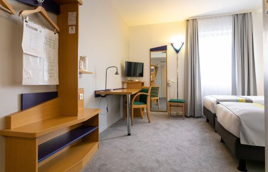 Holiday Inn Express Arras Hotel Info