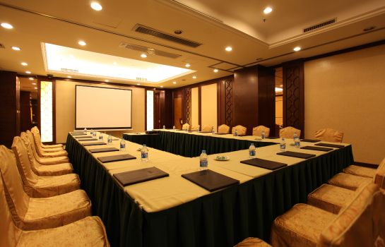 Conference room Rosedale Hotel and Suites