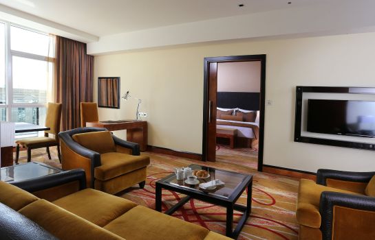 Suite Millennium Airport Hotel Dubai