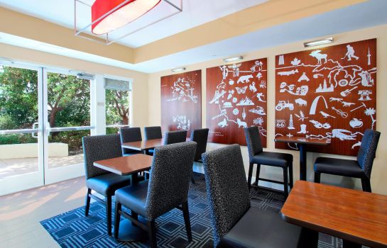 Restaurant TownePlace Suites Redwood City Redwood Shores