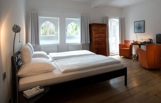 Hotel Mutterhaus Dusseldorf Great Prices At Hotel Info