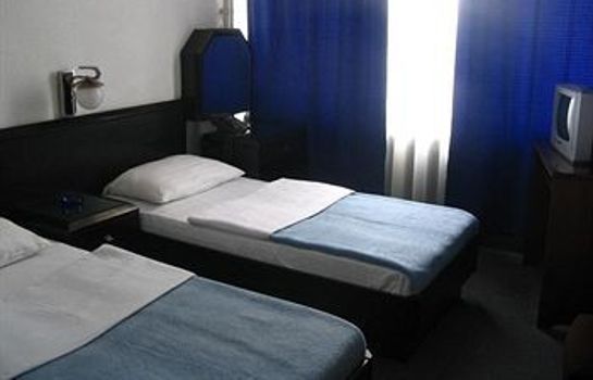 Ambasador Hotel Nis Hotel De A lazy day in praha including charles bridge, prazsky hrad | prague castle, old town square, barock restaurant, i would stay at: ambasador hotel nis hotel de