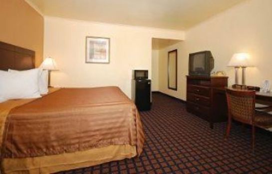 Zimmer Travelodge by Wyndham Dodge City