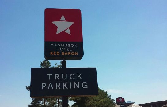 Außenansicht Magnuson Hotel Red Baron