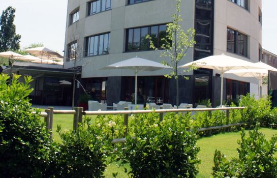 Vista exterior Sant Cugat Hotel Restaurante