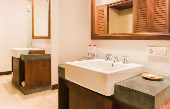 Bathroom Sekar Nusa Villas