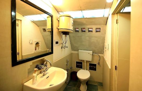 Bathroom Jaipur Inn
