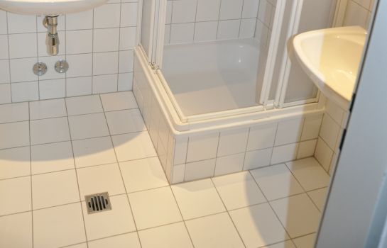 Eduard Heinrich Haus Hostel Salzburg Great Prices At Hotel Info