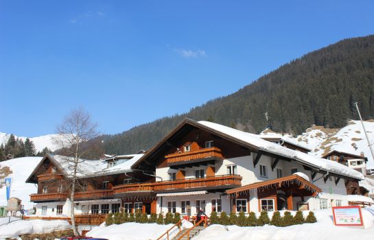 Außenansicht Alpenhotel Widderstein