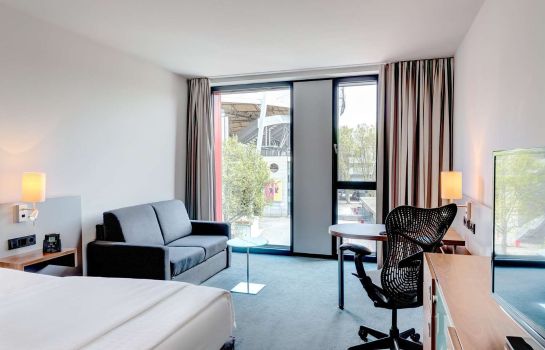 Hilton Garden Inn Stuttgart NeckarPark - HOTEL DE