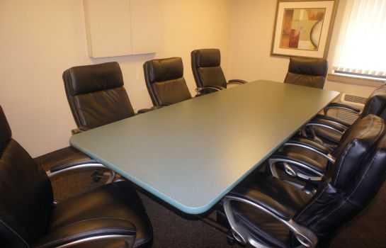 Conference room La Quinta Inn by Wyndham Indianapolis Airport Executive Dr