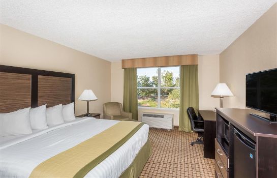 Room Baymont by Wyndham Fort Myers Airport