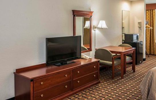 Room Clarion Hotel Indianapolis