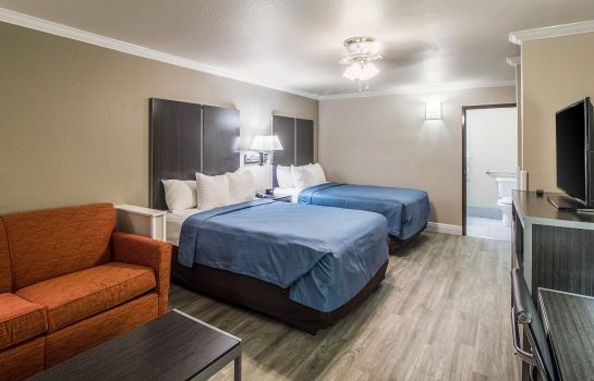 Zimmer Econo Lodge Inn and Suites Corpus Christ
