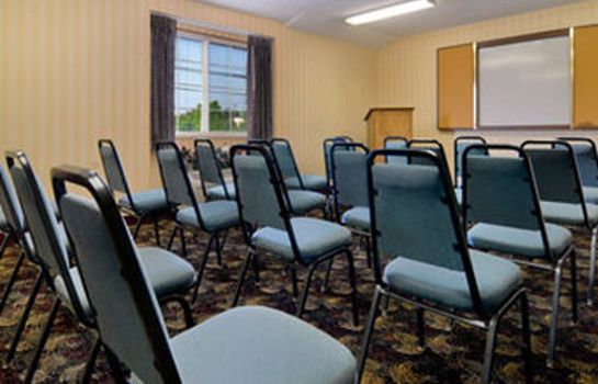 Conference room MICROTEL INN & SUITES BY WYNDH