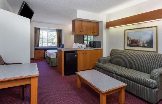 Suite Microtel Tallahassee