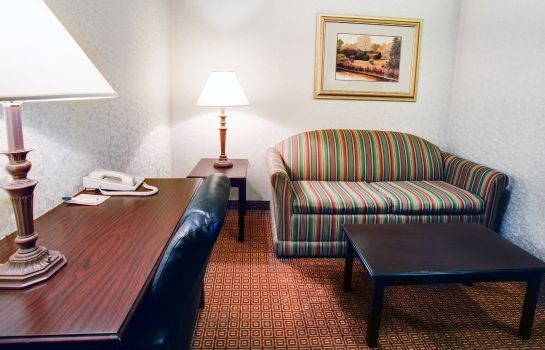 Suite Quality Inn and Suites Near University