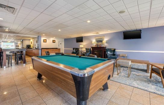 Hotelhalle Clarion Inn and Suites Lancaster