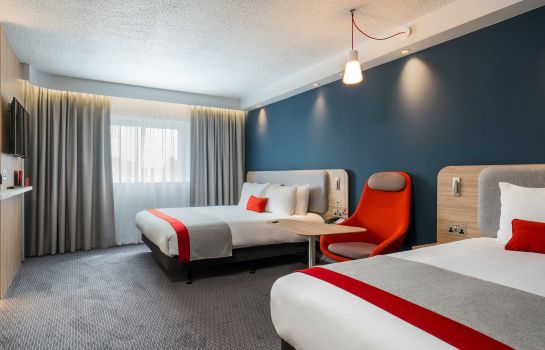 Holiday Inn Express Oxford Kassam Stadium Great Prices At Hotel Info