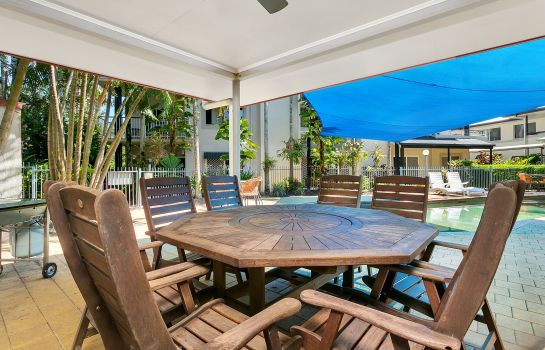 Cairns Reef Apartments And Motel Hotel De
