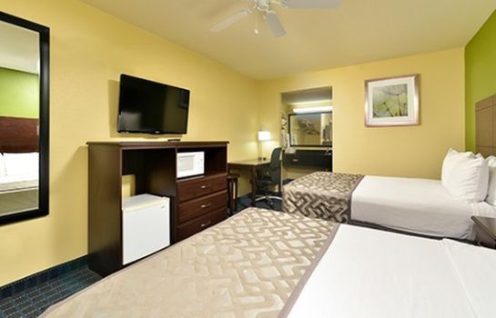 Zimmer Rodeway Inn and Suites