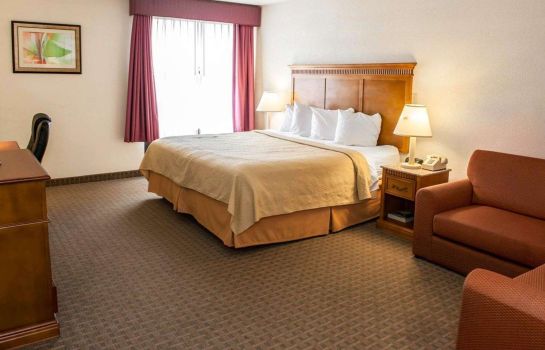 Room Quality Inn and Suites Indianapolis