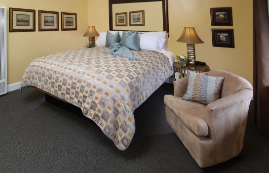 Sea Breeze Inn Cottages Pacific Grove Great Prices At Hotel Info