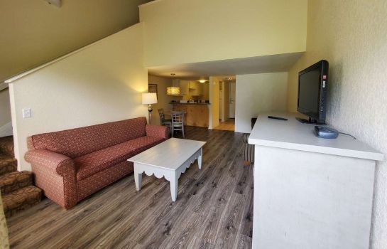 Suite Plantation on Crystal River Ascend Hotel