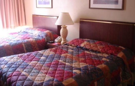 Zimmer Red Carpet Inn & Suites Albany