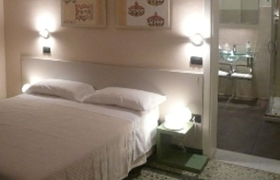 Zimmer Lucca in Villa Elisa & Gentucca