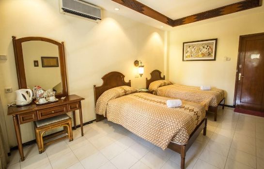 Standard room Duta Garden Hotel