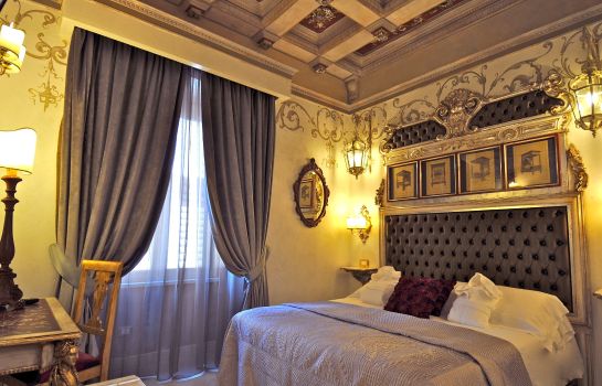 Room Romanico Palace