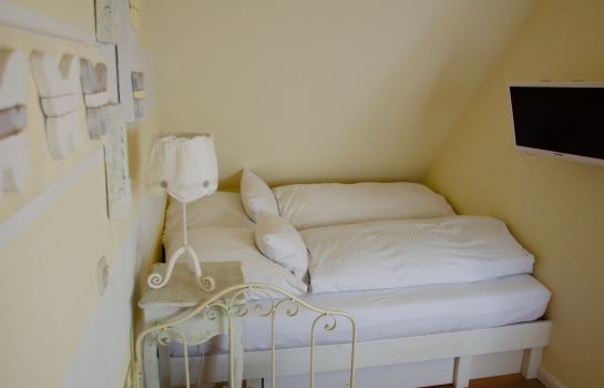 Hotel Landhaus Hamm Dusseldorf Great Prices At Hotel Info