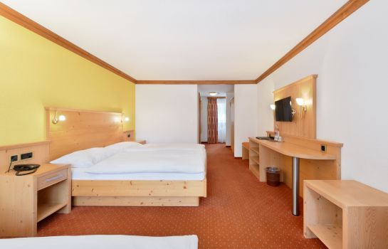 Dreibettzimmer Hotel Alpenroyal