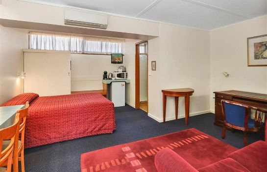 Comfort Inn Cedar Lodge Morwell Great Prices At Hotel Info