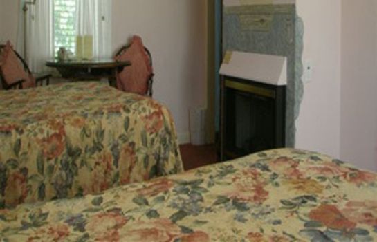 Zimmer Colonial Terrace Inn