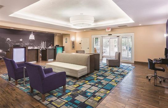 Hotelhalle Comfort Inn and Suites Near Six Flags an