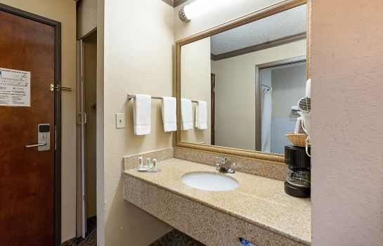 Zimmer Quality Inn and Suites