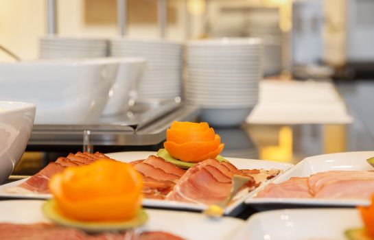 Holiday Inn Express Nurnberg Schwabach Great Prices At Hotel Info