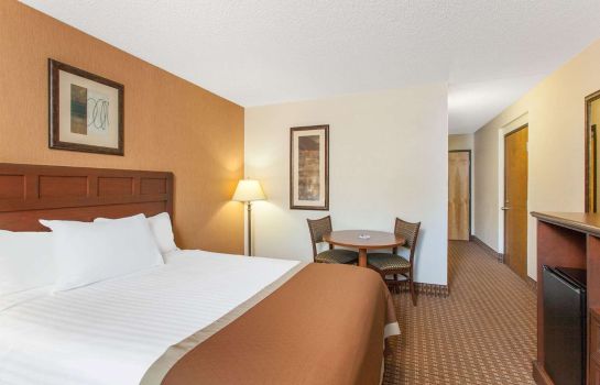 Zimmer Baymont Inn and Suites Branson - on The Strip