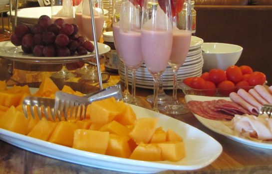 Bufet de desayuno Cultivar Guest Lodge