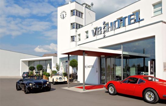 Außenansicht V8 HOTEL Classic Motorworld Region Stuttgart