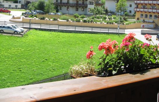 Haus Bergfriede Pension In Mayrhofen Great Prices At Hotel Info