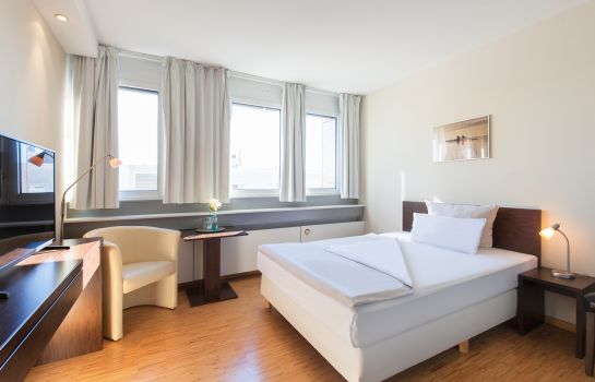 Hotel Paragon Apartments Frankfurt Am Main Great Prices At Hotel Info